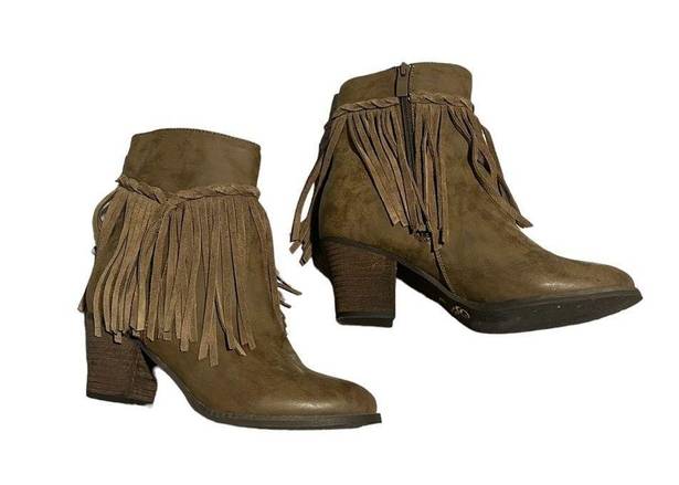 sbicca  womens Brown Leather With Fringe Ankle High Boots, Booties, Size 8.5