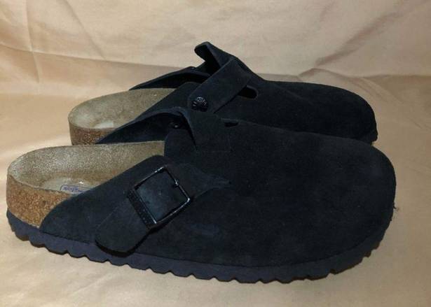 Birkenstock  Boston Soft Suede Clogs in Black