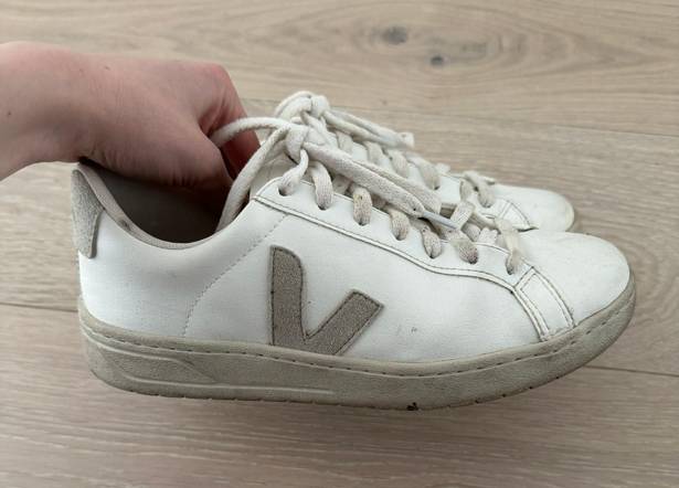 VEJA // Tan Sneakers