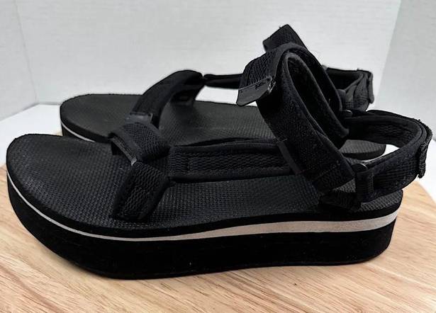 Teva  Platform Athletic Black and White Sport Strap Sandals US 9 EU 40 Like New