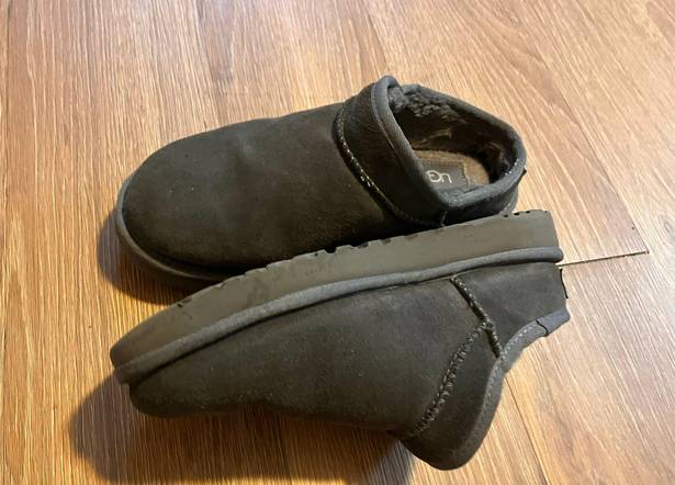 UGG grey s