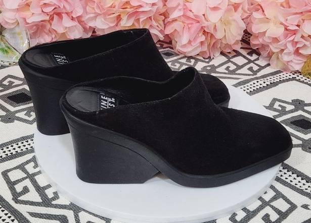 Nine West Lovely Vintage Black Suede  Slip-On Clogs/Mule Shoes - Size: 9.5M