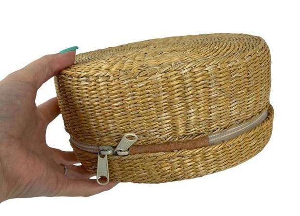 Romar Corp 90's Coastal Round Woven Rattan Clutch Purse Straw Handbag Neutral Tan