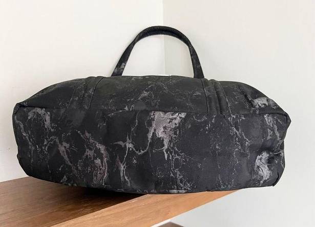 Krass&co NWT Herschel Supply . Brand Strand Sprout Diaper / Gym Bag Black Marble Womens