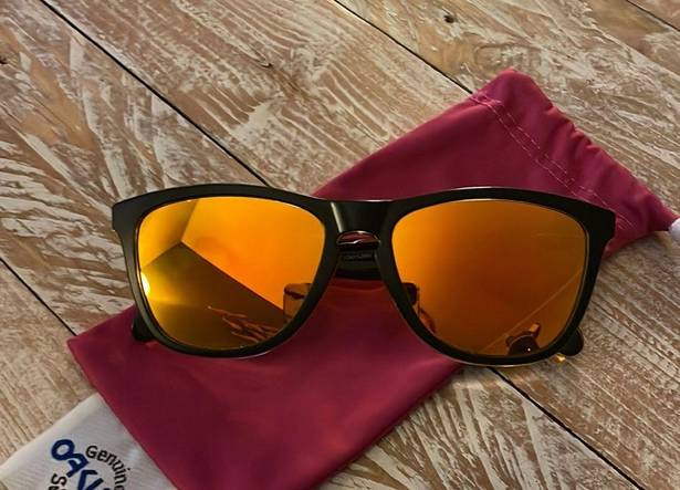 Oakley 🕶 Frogskins™ Prizm Ruby/Matte Black🕶 unisex