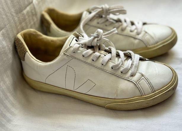 VEJA  Low Esplar Leather Lace-Up Sneakers | White