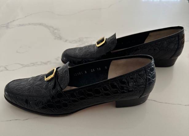 Salvatore Ferragamo Croc Embossed Leather Loafer in Black with Gold Size 10B