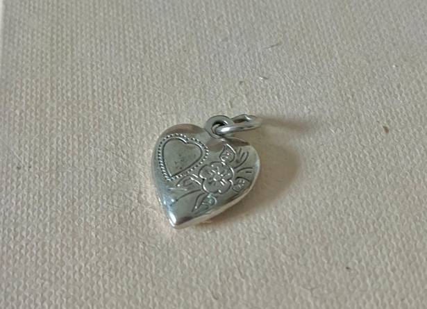 Vintage “Perseverance” Silver Floral Heart Pendant Charm Girlhoodcore Preppy Femme Jewelry