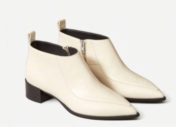 Everlane  the boss ankle bootie in bone color