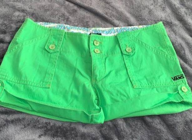 Kermit green  short shorts Vans off the wall size 7. 4 pockets!!