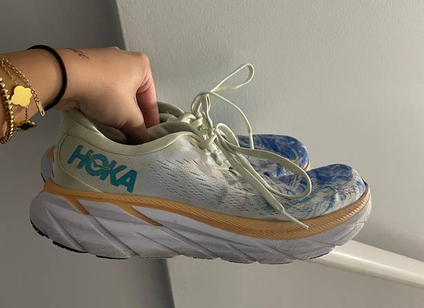 Hoka Clifton 8