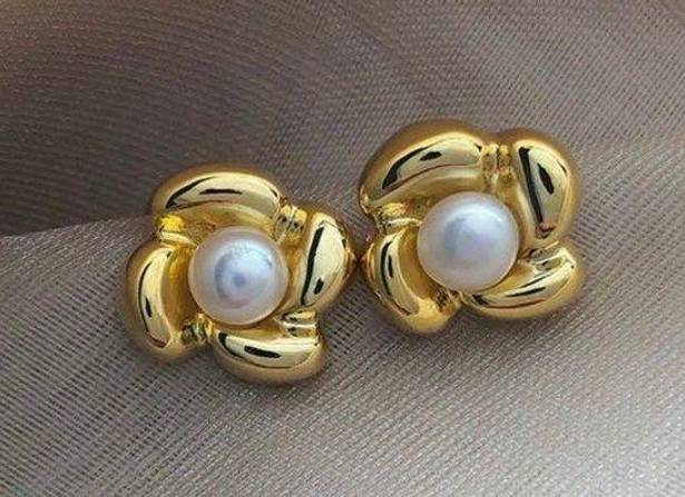 18K Gold Plated White Pearl Stud Earrings for Women