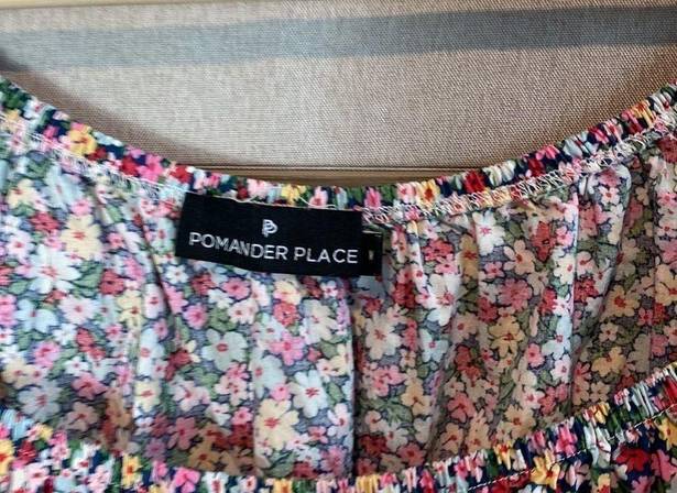 Tuckernuck  Pomander place floral blouse