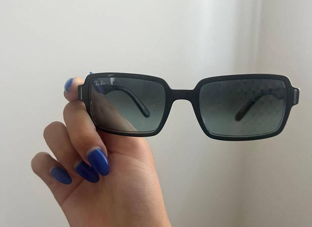 Ray-Ban s