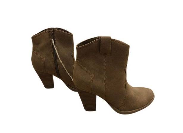 American Eagle  Tan Cowboy Style Booties - size 6