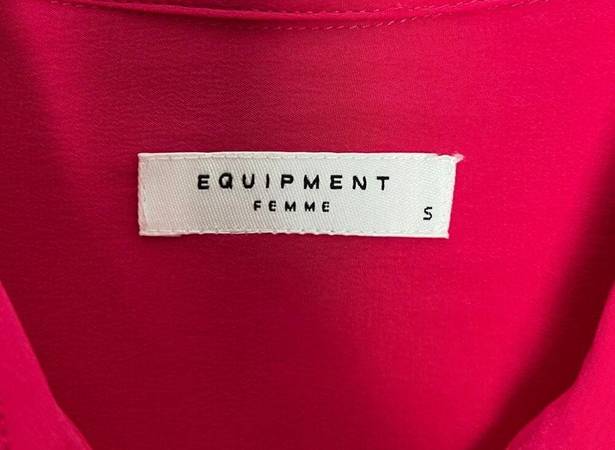 Equipment  Femme Straight Point Collar Silk Button Up Shirt in Pink Size Small