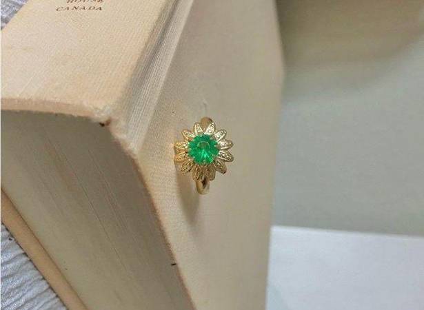 American Vintage Vintage “Eurydice” Green Gold Adjustable Cocktail Ring Sunburst Emerald Femme Classic