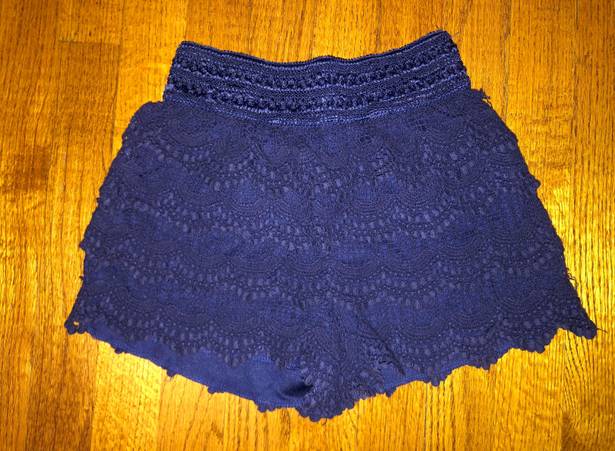 Justify Lace shorts