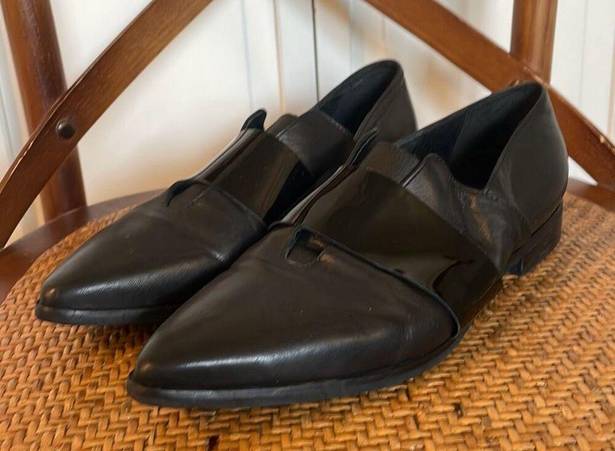 Barney’s New York  black leather point toe flats size 41