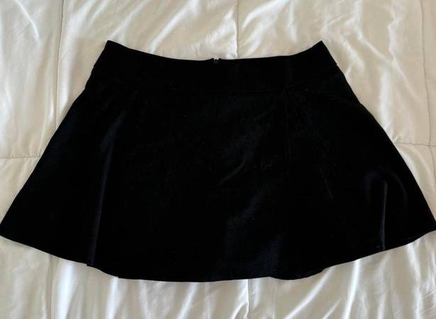 Brandy Melville JOHN GALT BLACK MINI SKORT🤍