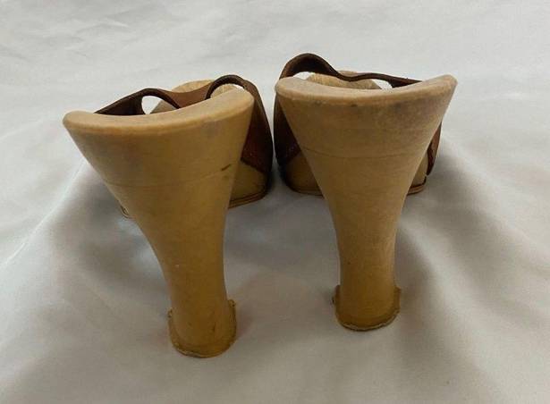 Candie's 90s tan brown leather wood chunky platform  clogs Mules 10