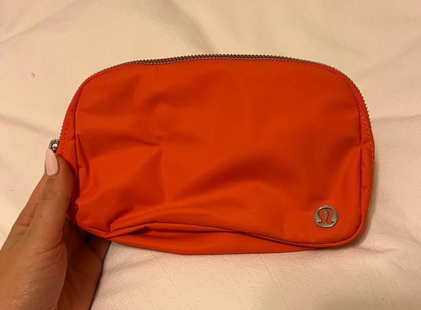 Lululemon Everywhere Belt Bag