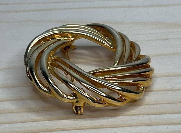 Twisted Gold Tone Round  Rope Knot Brooch