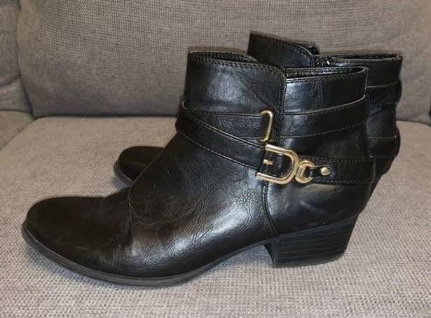 Unisa  black leather ankle Boots, gold colored buckle, zipper side