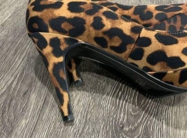 Marc Fisher  | Pre-Loved Animal Print Round Toe Heels Size 7