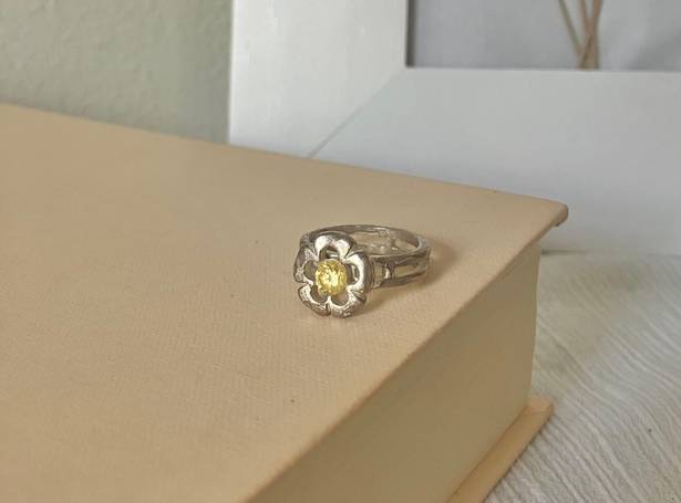 Vintage “Zelda” Silver Flower Yellow Stone Ring Chunky Fairycore Whimsigoth Girl