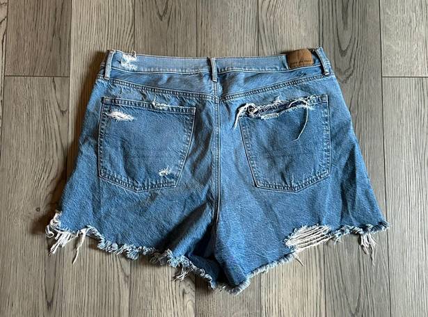 American Eagle Highest Rise 90’s Boyfriend Jean Shorts