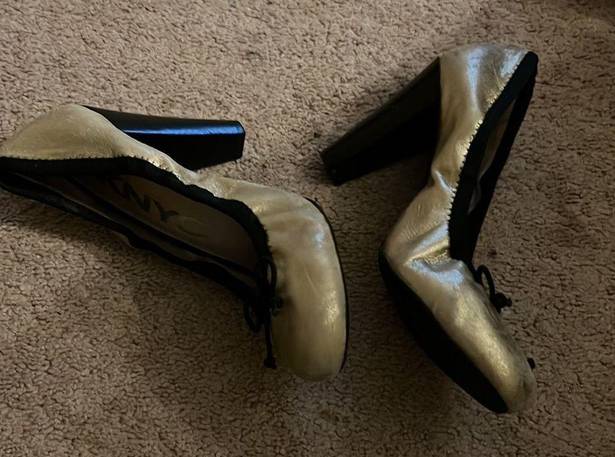 DKNY  gold pavlova metallic heels 8