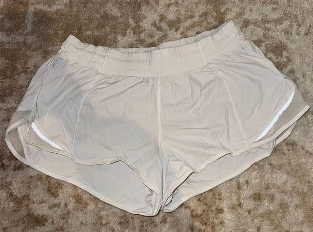 Lululemon Hotty Hot Short 2.5”