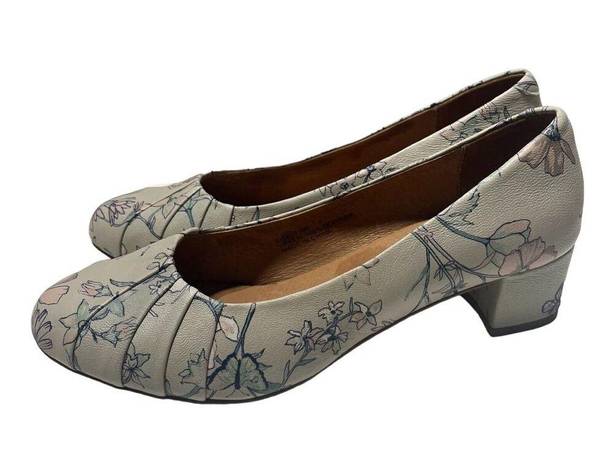 Coldwater Creek Walk With Me  Floral Butterfly Print Leather Heels SIZE 9.5