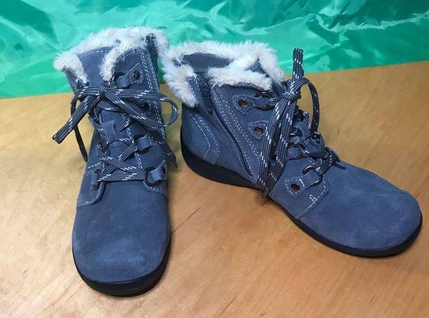 Earth Origins  Women’s Suede Fuzzy Ankle Bootie Size 6.5W