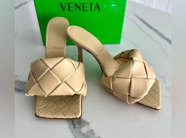 Bottega Veneta  The Lido Sandals