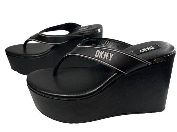 DKNY  Trina Black Wedge Toe Post Sandals Sz 7.5 M