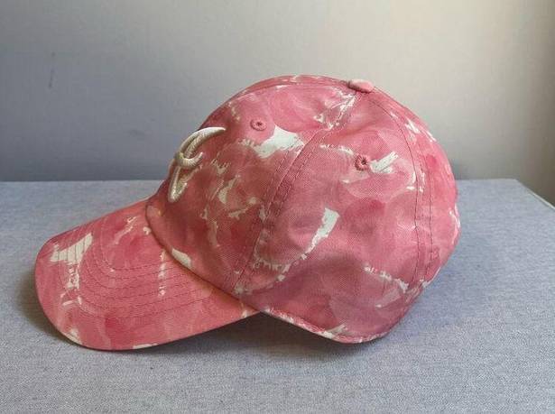 Genuine Merchandise Atlanta Braves  Women's Cap Pink Watercolor Brushstrokes OS