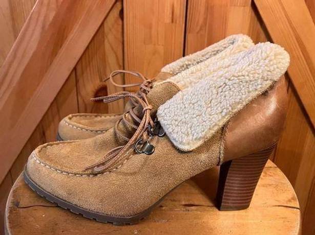 Ruff Hewn  Willow Women Size 9.5 M Booties Brown/Tan Sherpa cuff  3.5" Stacked He