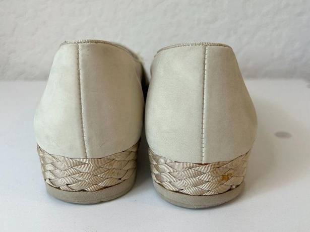 Salvatore Ferragamo  Cream Vintage Loafers