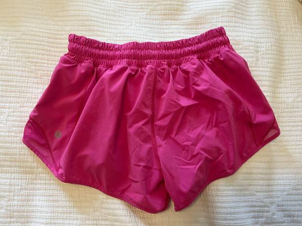 Lululemon 2.5” Hotty Hot Shorts Sonic Pink