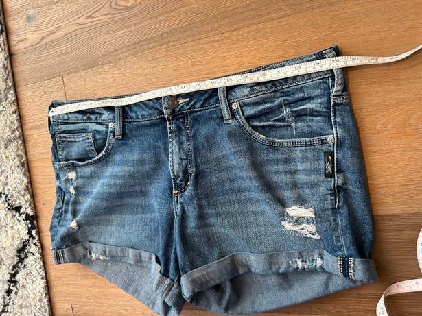 Silver Jeans Women’s size 16 Silver jean shorts, boyfriend shorts