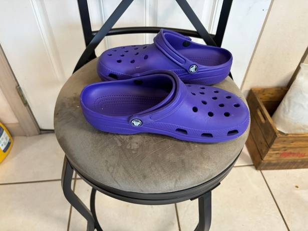 Crocs M8,W10  Purple Classic Clogs