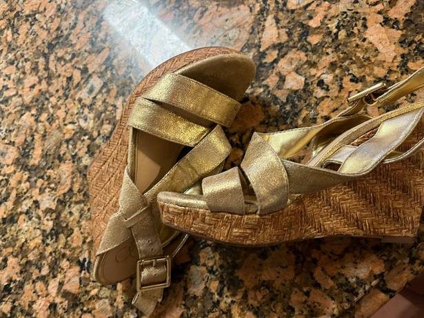 Jessica Simpson Gold cork wedges 