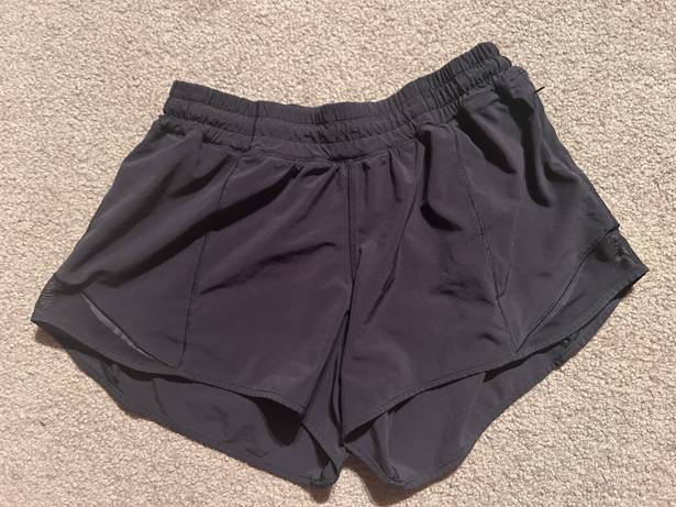 Lululemon Hottie Hot Shorts 2.5”