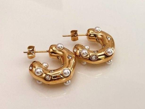 18K Gold Titanium Inlaid Pearls Open Hoop Earrings