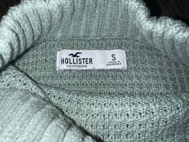 Hollister Green Cropped Sweater