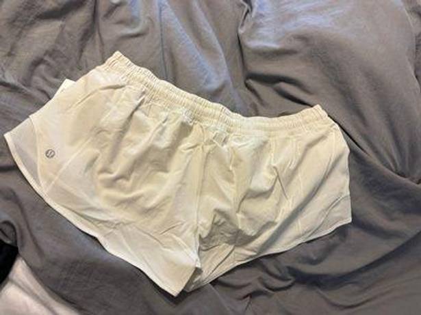 Lululemon Hotty Hot Short 2.5”