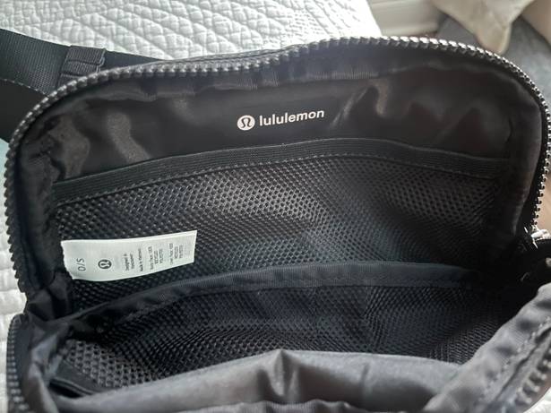Lululemon Everywhere Belt Bag