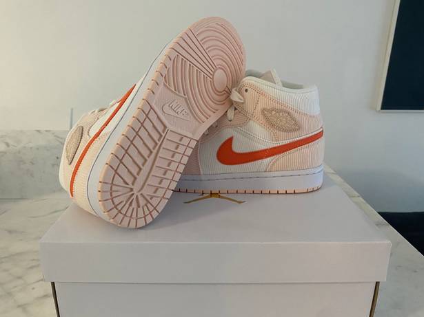 Jordan Air  1 Mid Pink Orange